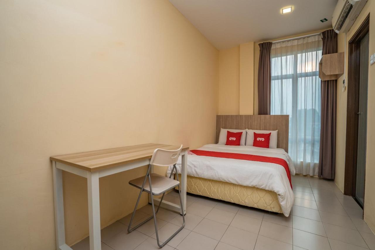 Kampong Pasir Bogak Oyo 44078 The Island Hotel מראה חיצוני תמונה