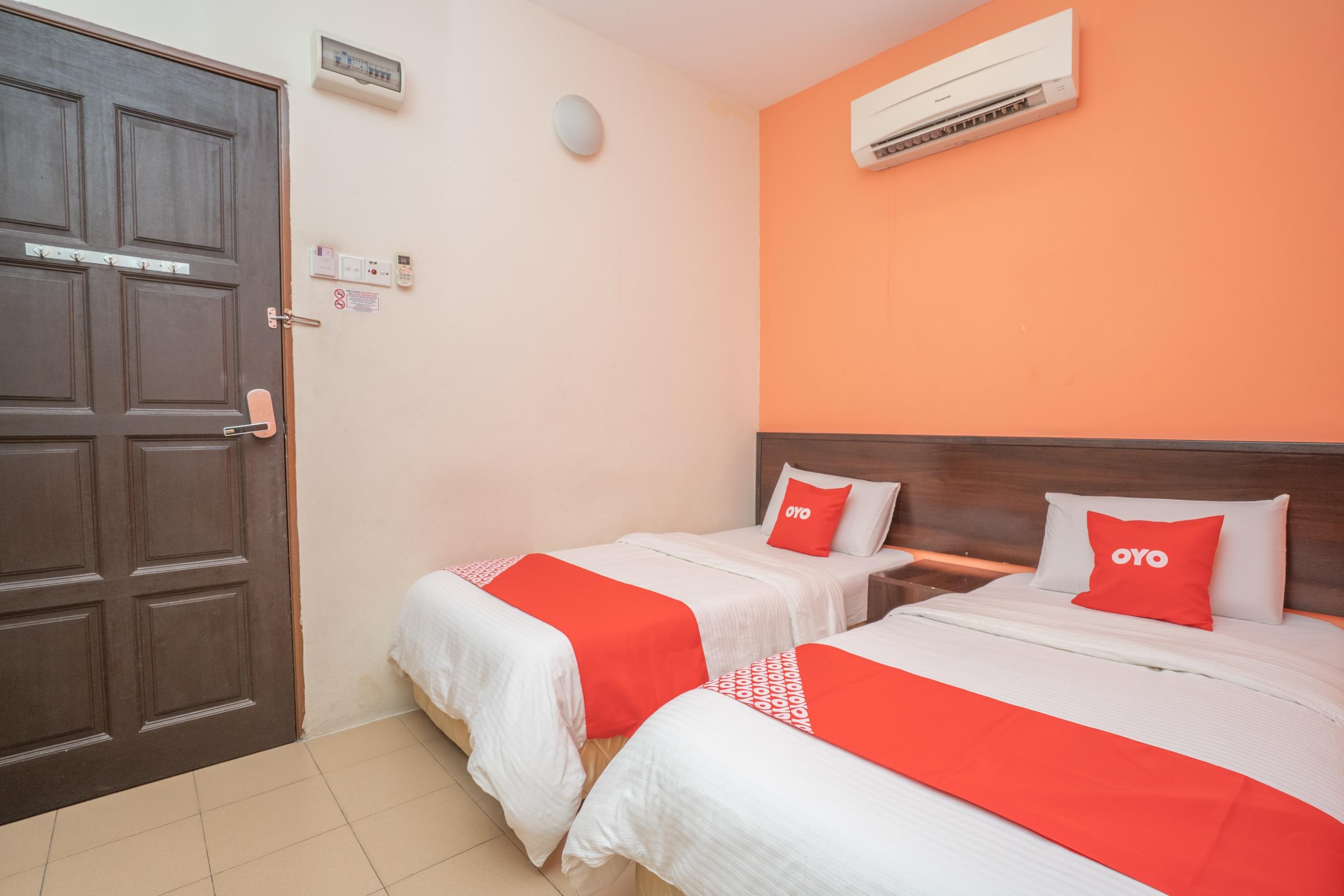 Kampong Pasir Bogak Oyo 44078 The Island Hotel מראה חיצוני תמונה