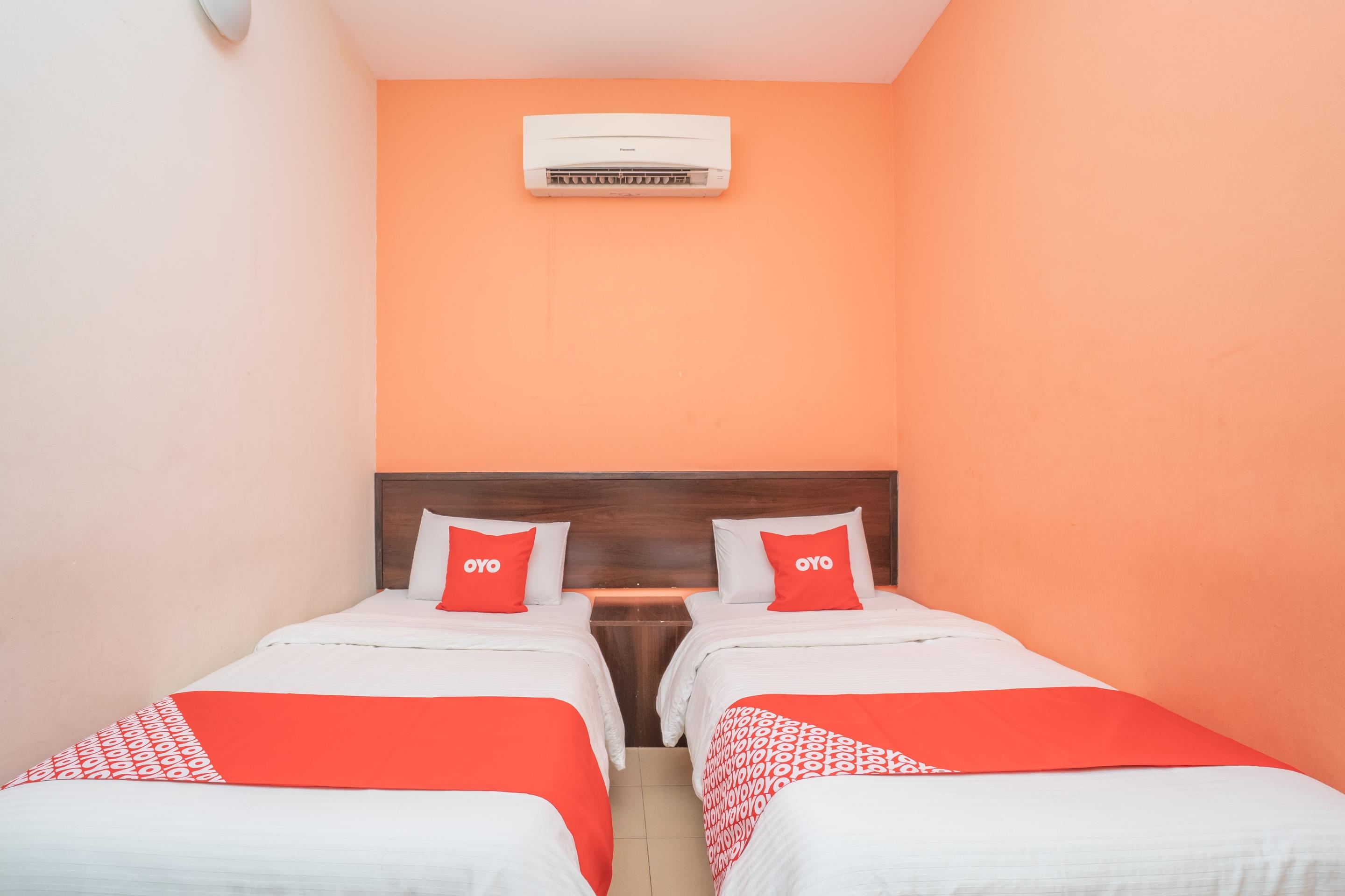 Kampong Pasir Bogak Oyo 44078 The Island Hotel מראה חיצוני תמונה