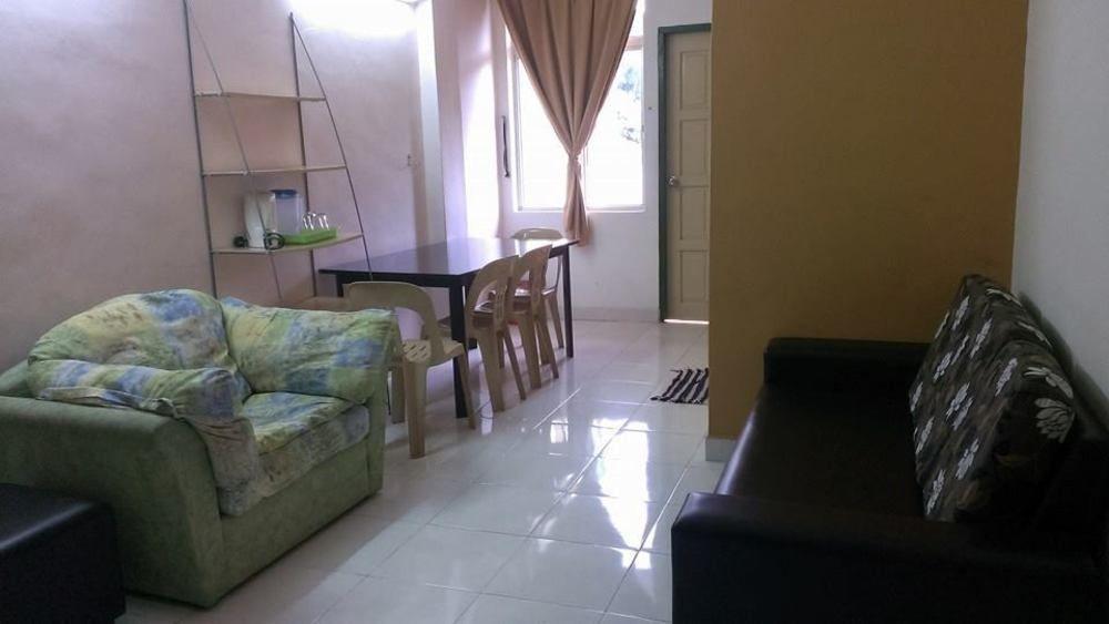 Kampong Pasir Bogak Oyo 44078 The Island Hotel מראה חיצוני תמונה