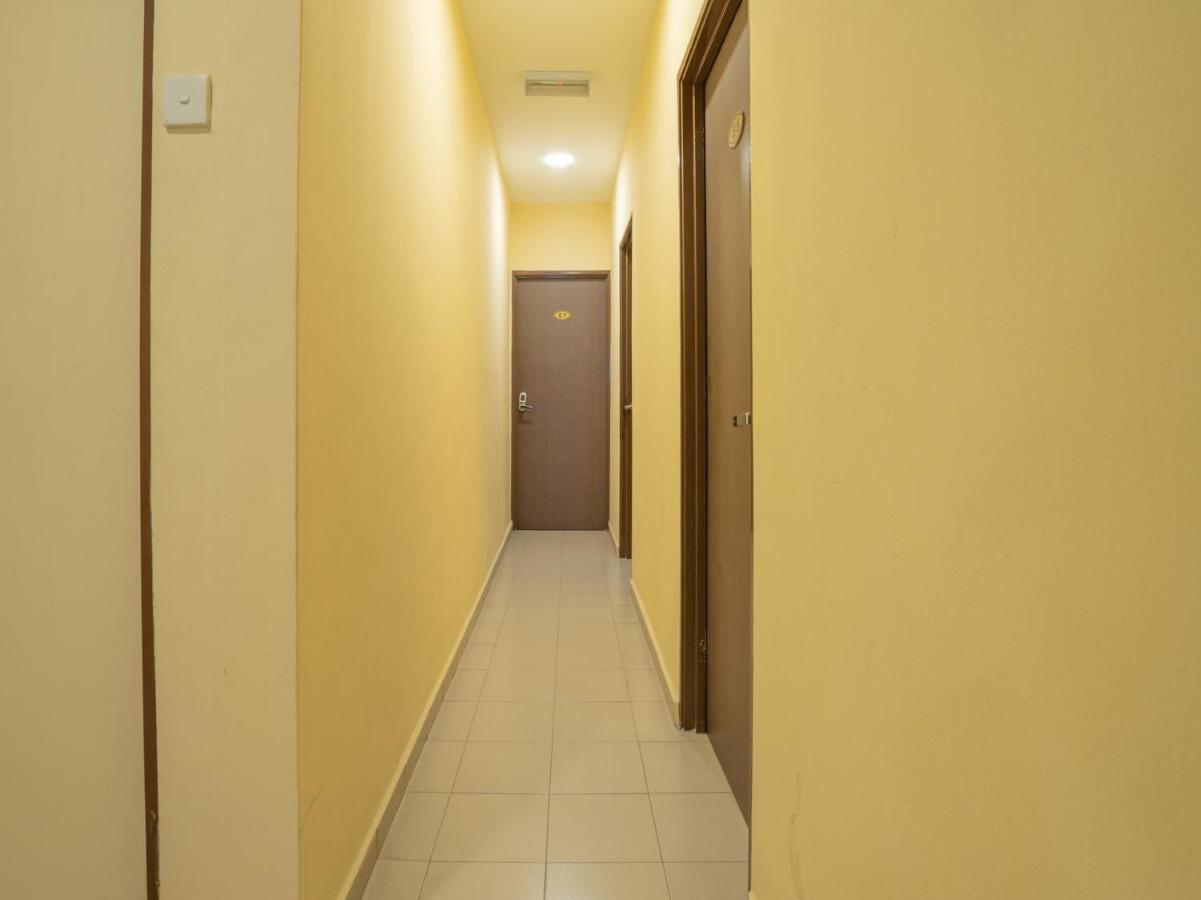 Kampong Pasir Bogak Oyo 44078 The Island Hotel מראה חיצוני תמונה