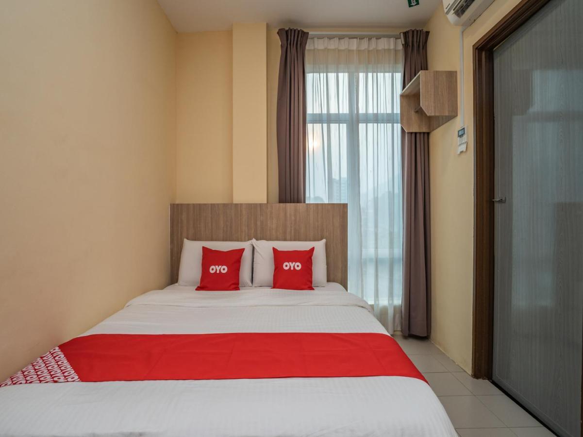Kampong Pasir Bogak Oyo 44078 The Island Hotel מראה חיצוני תמונה