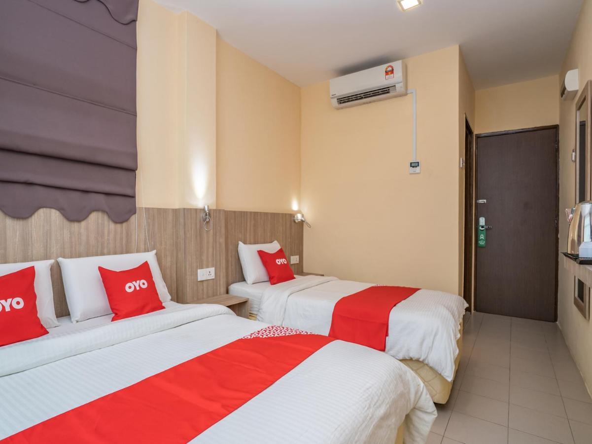Kampong Pasir Bogak Oyo 44078 The Island Hotel מראה חיצוני תמונה