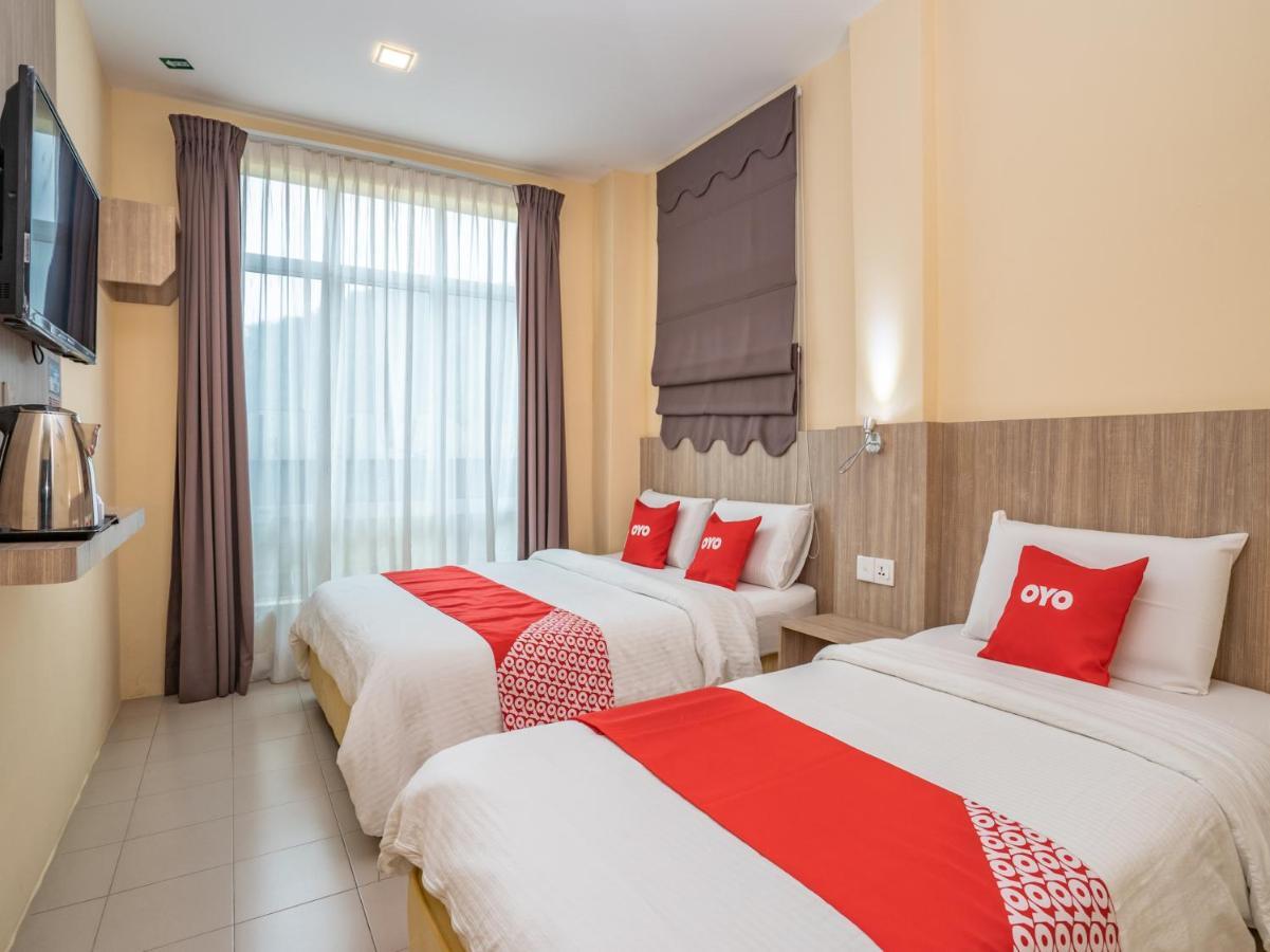 Kampong Pasir Bogak Oyo 44078 The Island Hotel מראה חיצוני תמונה