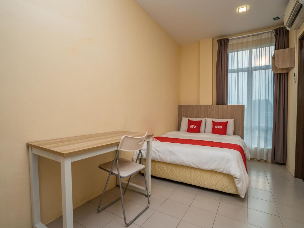 Kampong Pasir Bogak Oyo 44078 The Island Hotel מראה חיצוני תמונה